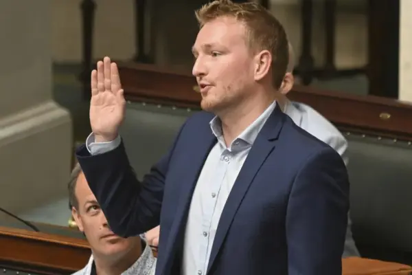 Arthur Orlians has sworn in as a replacement for Paul Van Tigchelt in the Chamber