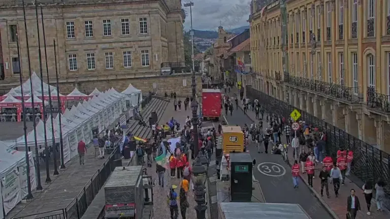 Mobility in Bogotá Wednesday, June 03: blockades activated in the city center due to demonstrations on Carrera 8; slow traffic on Carrera 7