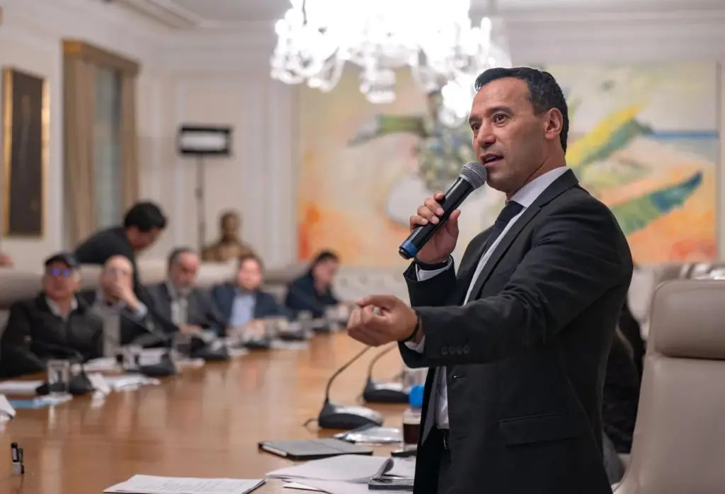 Pedro Sánchez, ministro de Defensa.