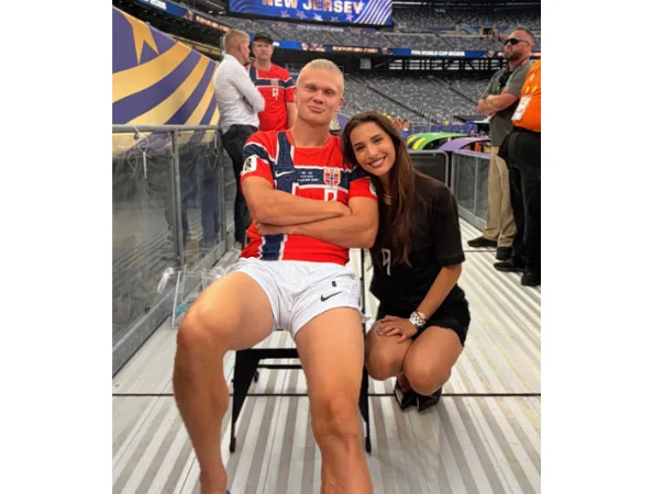 Erling Haaland y su novia