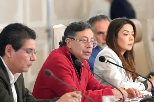 En solo 15 días, el gobierno de Gustavo Petro busca adjudicar contratos por cerca de $3 billones