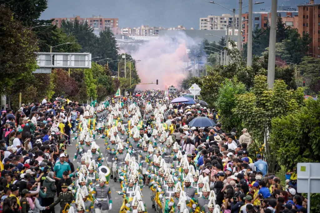 Images of the military parade commemorating Independence Day on July 20