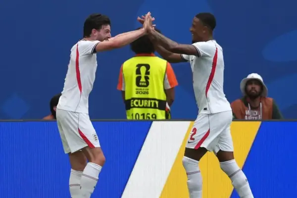 Video | Watch the goals from the 6-4 that England scored against France to claim third place in the 2026 World Cup