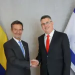 They announce that the government of De La Espriella will immediately restore relations with Israel, visas will be eliminated, and an embassy will be opened in Jerusalem