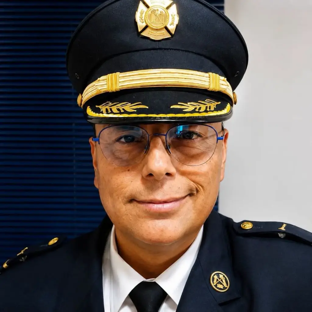 El teniente Jairo Humberto Bolívar Vargas, comandante del Cuerpo de Bomberos de Ventaquemada, permanece en una UCI de Tunja tras la agresión de la que fue víctima.