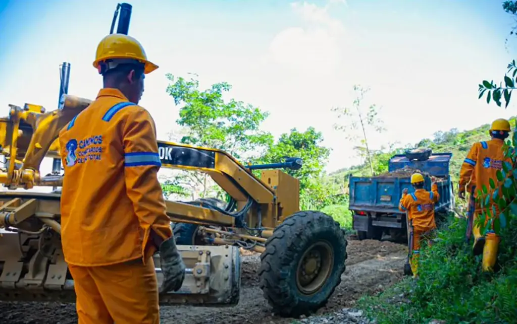 According to Invías, the program seeks to carry out activities for the improvement and rehabilitation of the navigability of regional roads and/or ancestral paths.