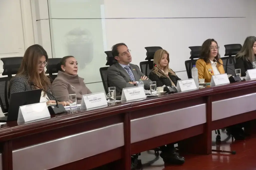 Empalme presidencial entre José Manuel Restrepo y Germán Ávila.