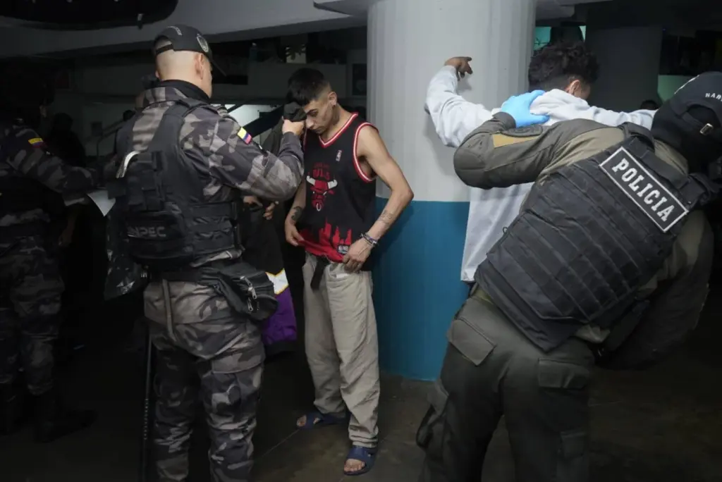 El operativo comenzó en la madrugada y permitió la incautación de varios elementos prohibidos. Foto: 27/10/2023