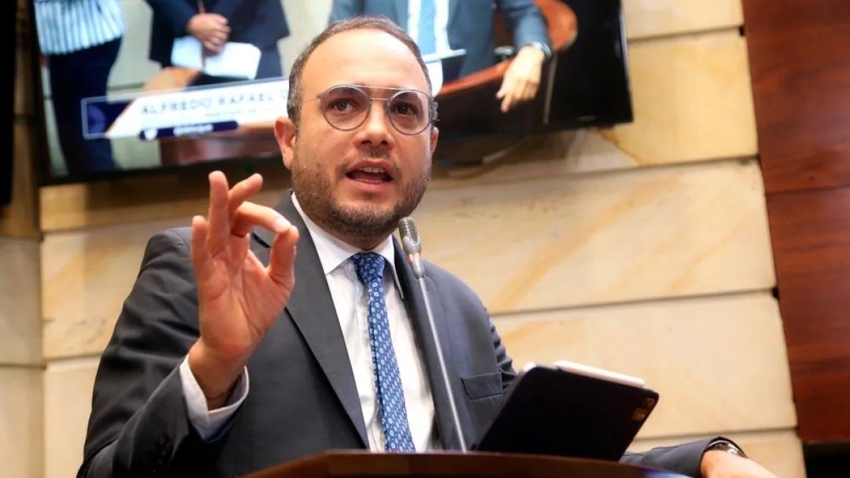 Alfredo Deluque defendió su candidatura a la presidencia del Senado y afirmó que se ha reunido con partidos y senadores de oposición