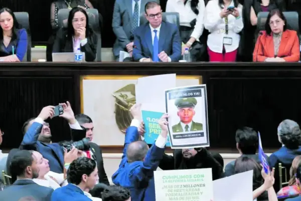 A voto limpio, el Centro Democrático ganó puja por la presidencia del Congreso