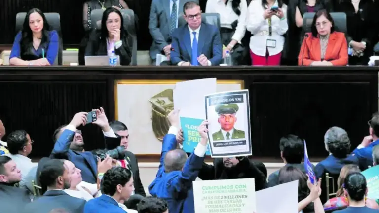 A voto limpio, el Centro Democrático ganó puja por la presidencia del Congreso