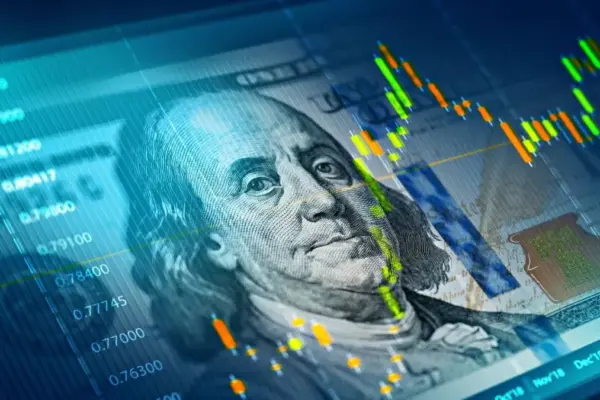What explains the fall of the dollar in Colombia, how long will this scenario last, and what are the two sides of the impact?