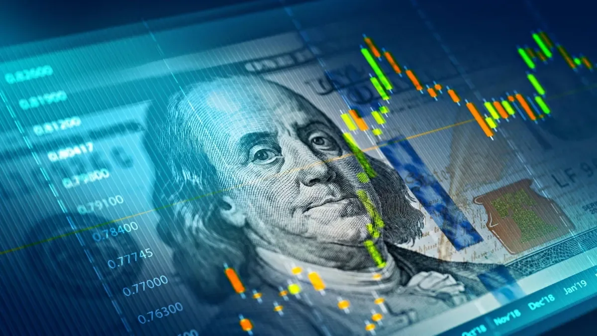 What explains the fall of the dollar in Colombia, how long will this scenario last, and what are the two sides of the impact?