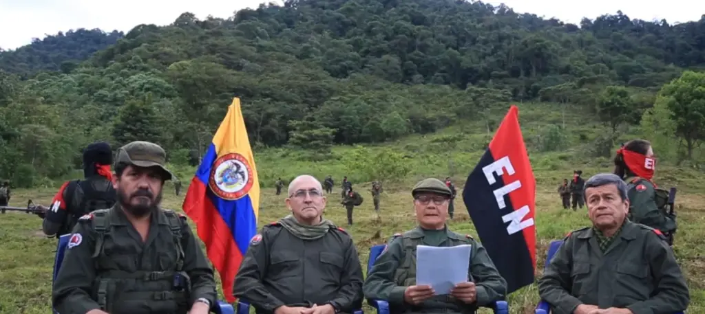 (De izq. a der.) Alias Pablito, alias Antonio García, alias Gabino y alias Pablo Beltrán, jefes del Eln.