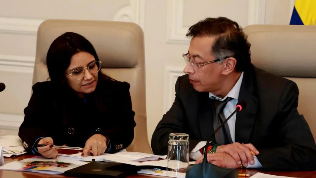 Gustavo Petro llama 'manipuladora' y 'paciente psiquiátrica' a Angie Rodríguez: violento ataque tras denuncias de movimientos presupuestales
