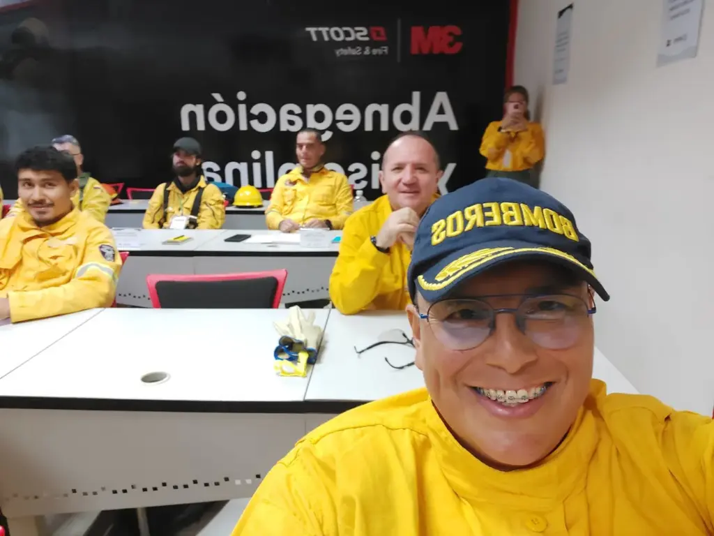 El teniente Jairo Humberto Bolívar Vargas, comandante del Cuerpo de Bomberos de Ventaquemada, permanece en una UCI de Tunja tras la agresión de la que fue víctima.