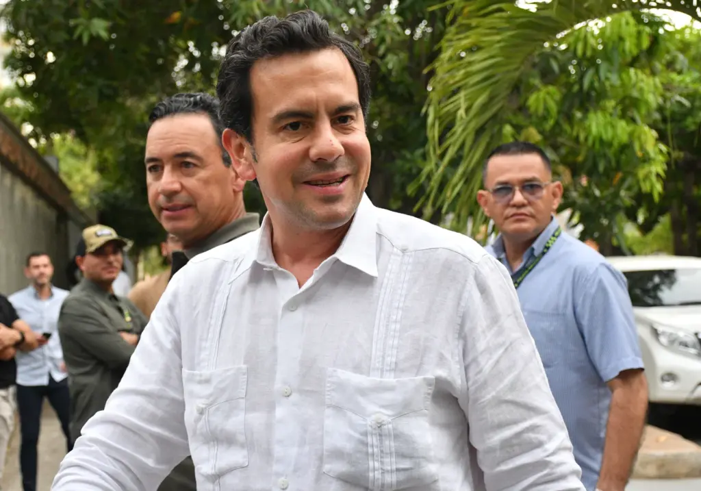 El Presidente electo de Colombia Abelardo De La Espriella lleva a cabo en la ciudad de Barranquilla un consejo de con los 11 ministros designados para su gobierno. La cita funcionará como una cumbre del Gobierno entrante y tendrá como propósito revisar los principales retos que enfrentará la nueva administración antes de asumir el poder.