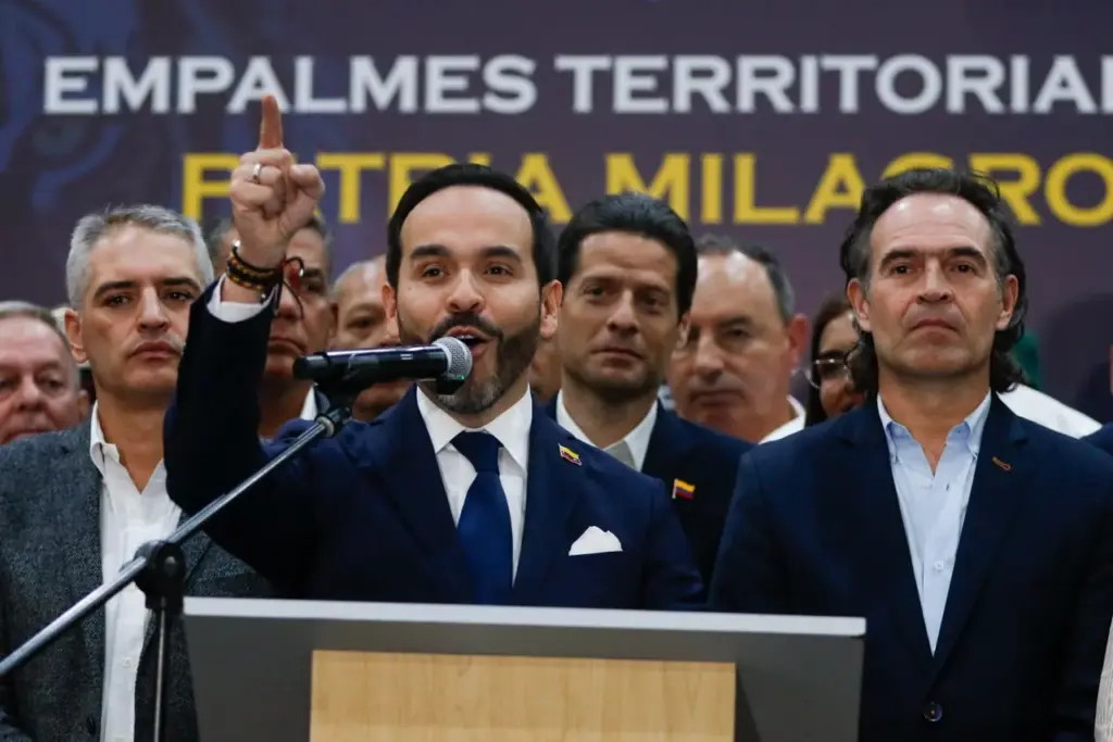 The president-elect, Abelardo De La Espriella, delivering the territorial transition balance.