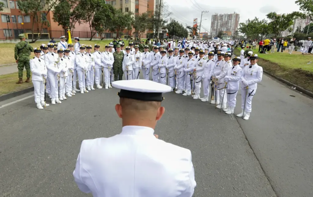 The Military Forces and the Police finalize details before the start of the commemorative parade.