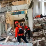 Cerca de medio centenar de muertos y 2.000 evacuados tras un terremoto de 7,7 en Indonesia