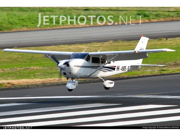 Cessna T206, de matrícula HK4985