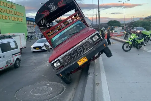 Mobility Bogotá today September 18: vehicle accident reported and invasion of the exclusive lane on the South highway, Bosa sector