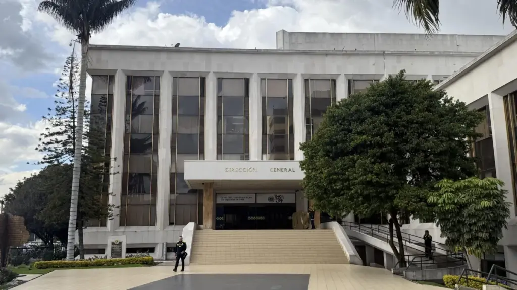 Gobierno De La Espriella comienza a reincorporar en la Policía a coroneles con experiencia en inteligencia: ¿quiénes son?